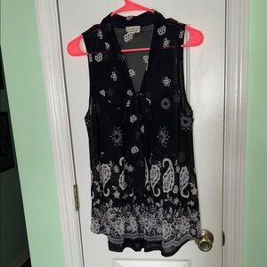 Ember Black & White Paisley Sheer Sleeveless V Neck Tie Front Top Size Medium